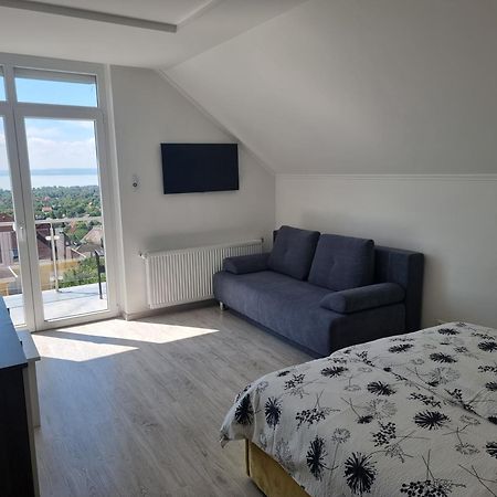 Lakeview Apartments Balatonfuered Buitenkant foto