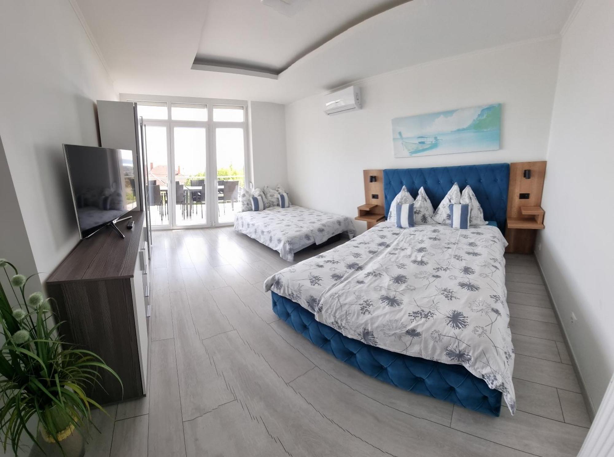 Lakeview Apartments Balatonfuered Buitenkant foto