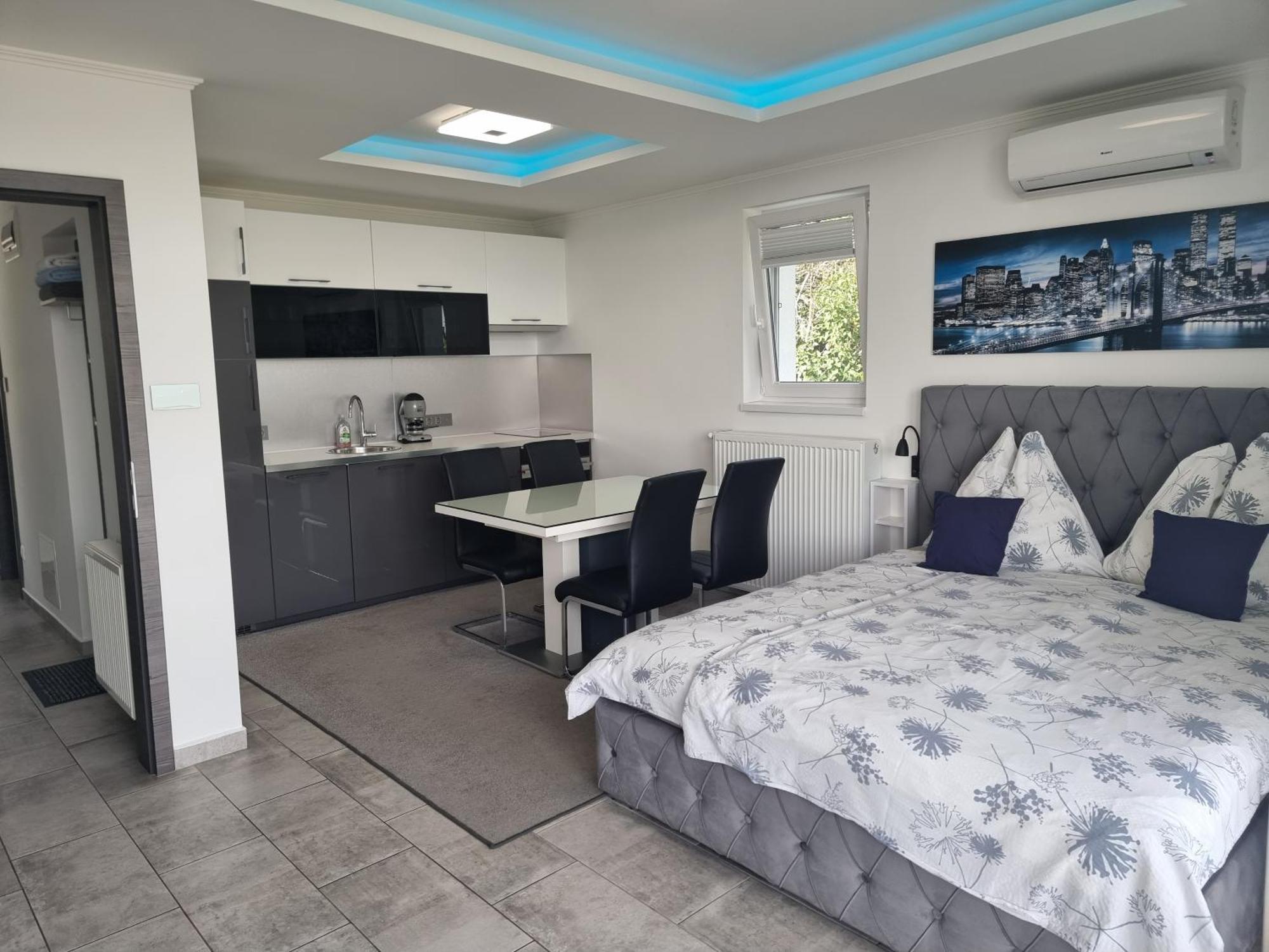 Lakeview Apartments Balatonfuered Buitenkant foto