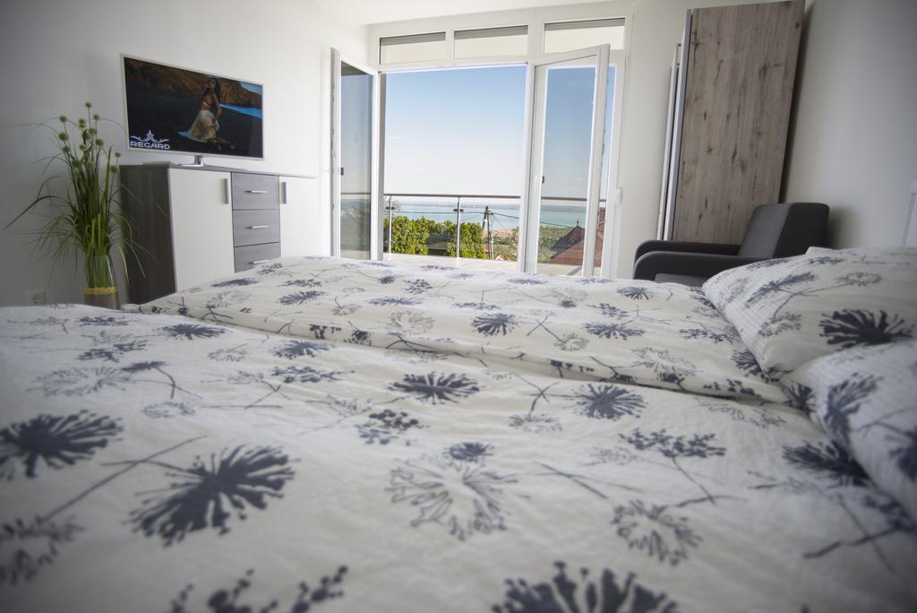 Lakeview Apartments Balatonfuered Buitenkant foto