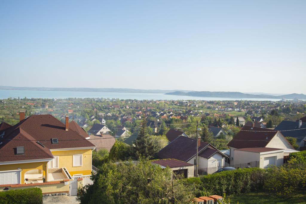 Lakeview Apartments Balatonfuered Buitenkant foto