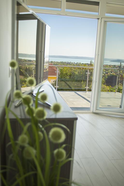 Lakeview Apartments Balatonfuered Buitenkant foto