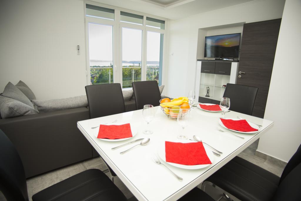 Lakeview Apartments Balatonfuered Buitenkant foto