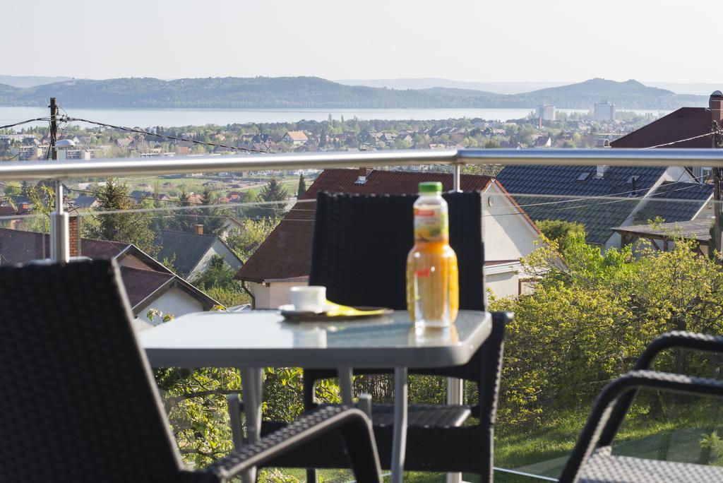 Lakeview Apartments Balatonfuered Buitenkant foto