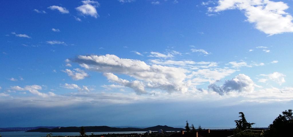 Lakeview Apartments Balatonfuered Buitenkant foto